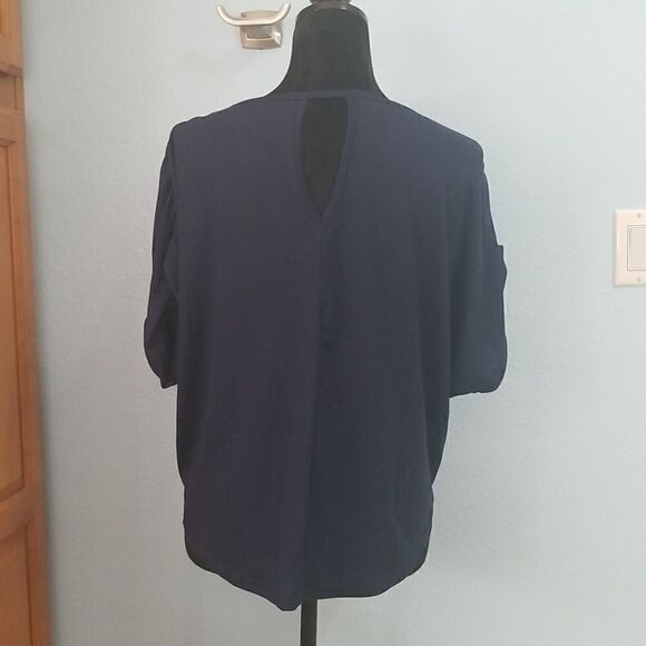 Keyhole back top - Picture 5 of 9